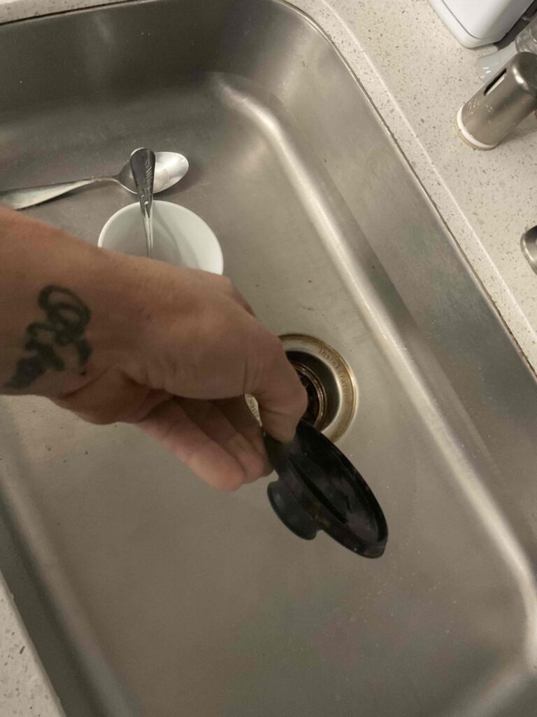 Garbage Disposal in Toluca Lake — detail 3